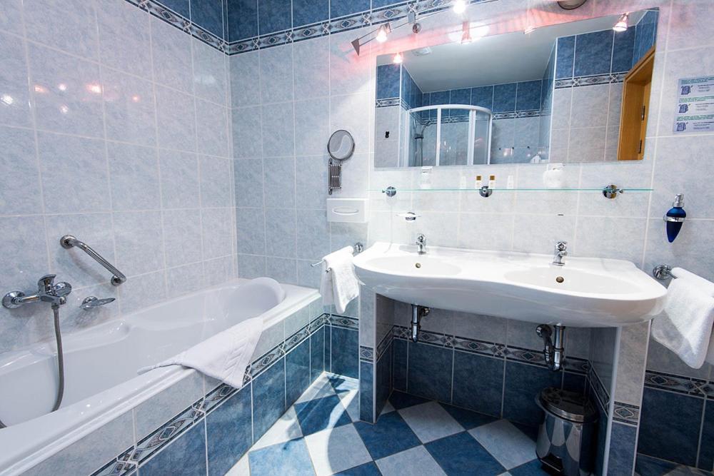 Monti Spa Františkovy Lázně الغرفة الصورة