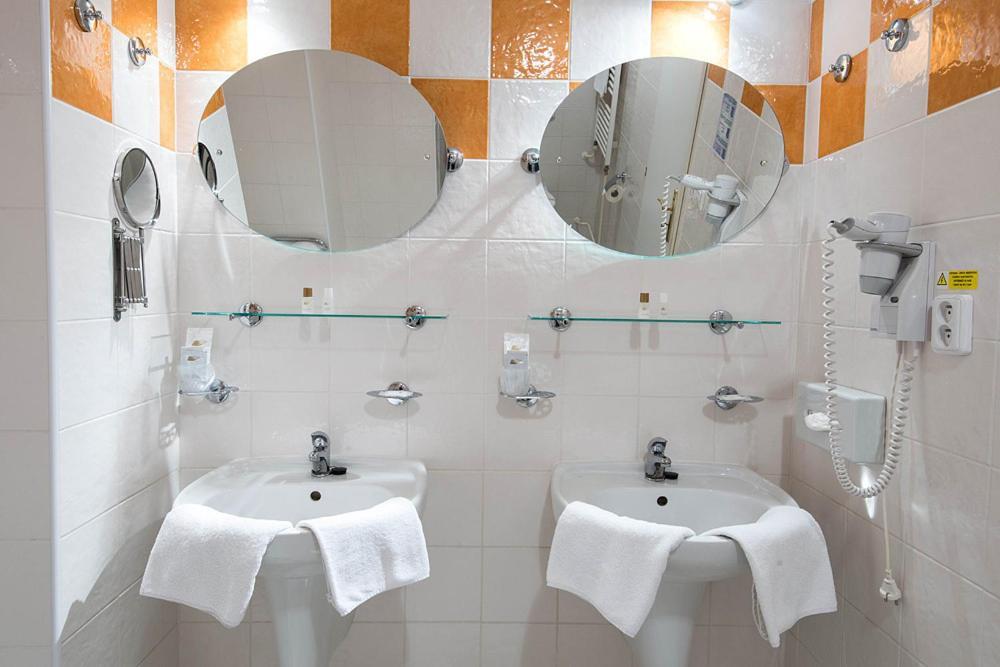 Monti Spa Františkovy Lázně الغرفة الصورة